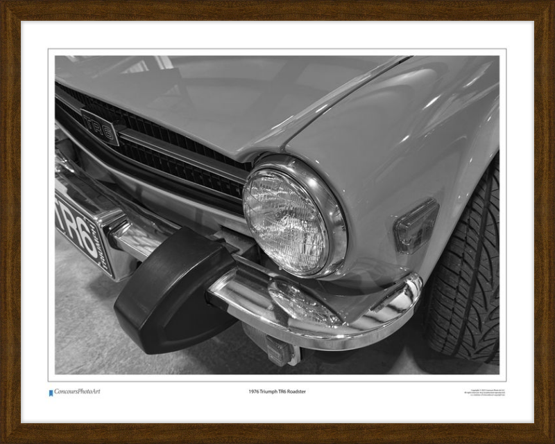 1976 Triumph TR6 Roadster / CPA109B / Black and White